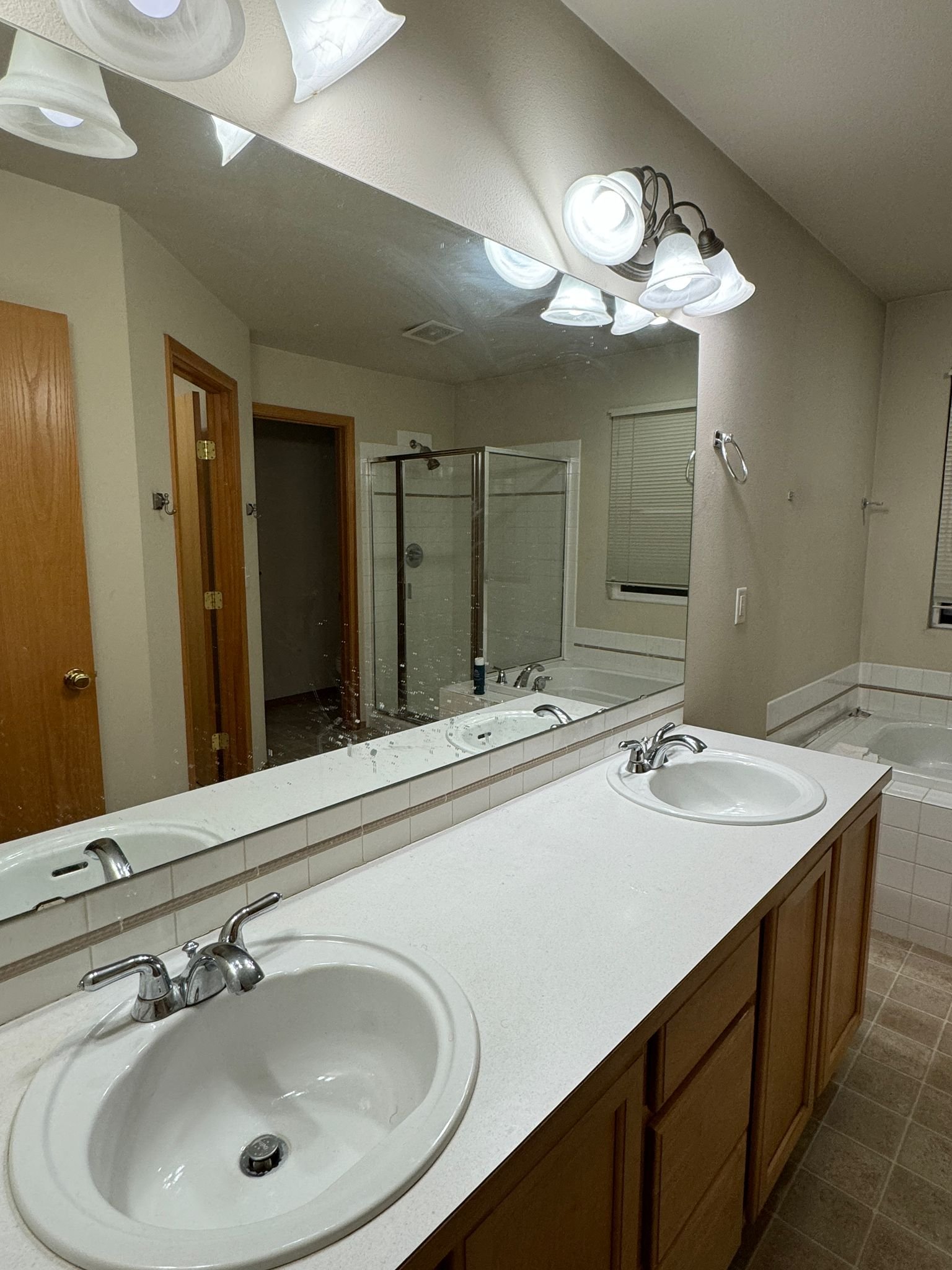 WhatsApp Image 2025-01-06 at 11.08.14 AM